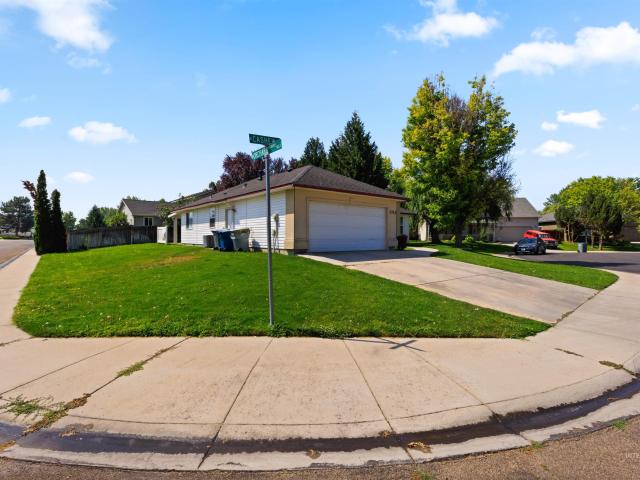 House for sale in Orchard Heights, Nampa