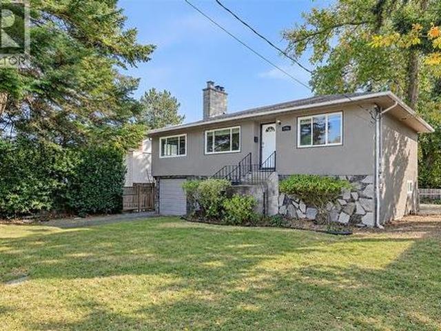 House for sale in Shelbourne, Saanich