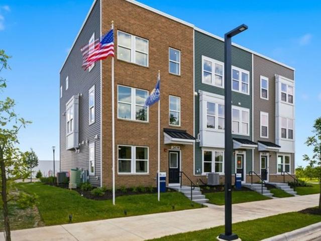 Townhouse for sale in Hoffman Estates, Illinois