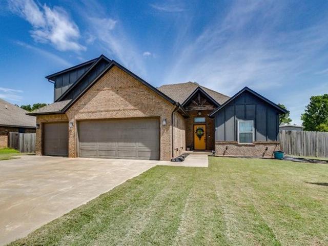 House for sale in Mustang, Oklahoma