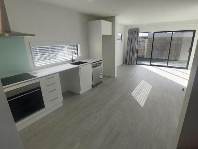 Townhouse for rent in Heathcote, Canterbury