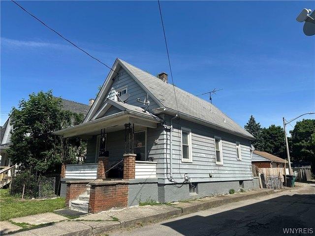 House for sale in Niagara, New York