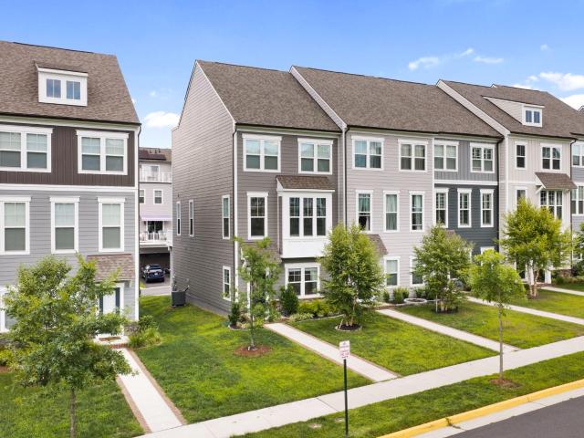 Townhouse for sale in Virginia