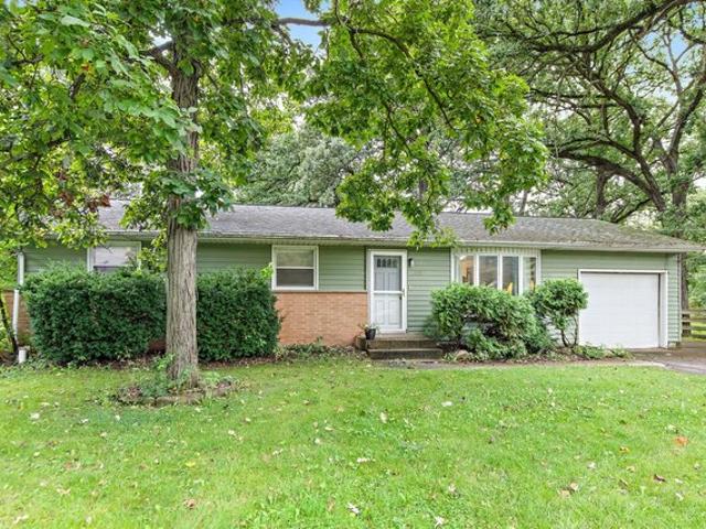 House for sale in Mchenry, Illinois