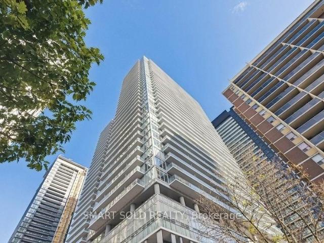 Condo for sale in Toronto—St. Paul's, Toronto