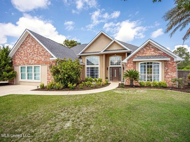 House for sale in Ocean Springs, Mississippi