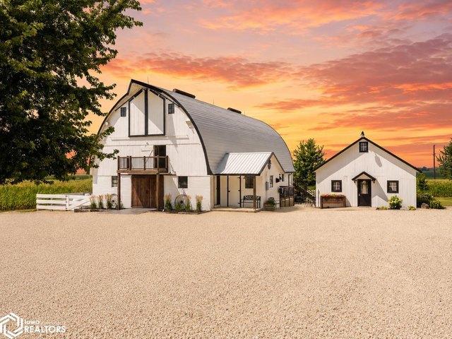 Farm for sale in Manchester, Iowa