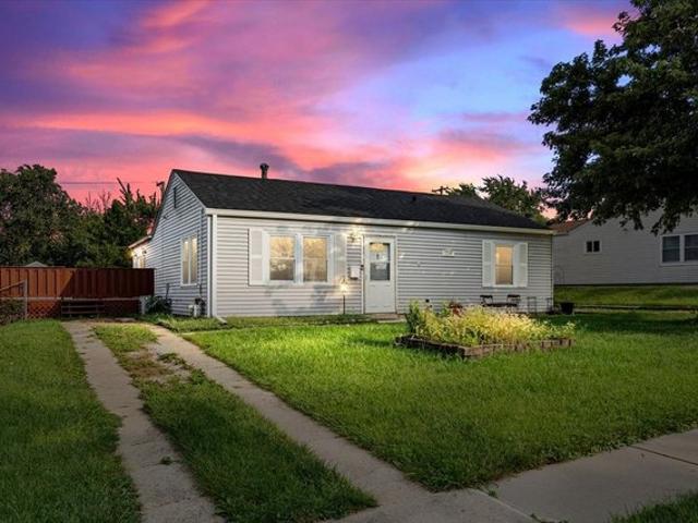 House for sale in Crest Hill, Illinois