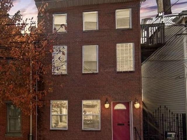 House for sale in Pittsburg, Pennsylvania