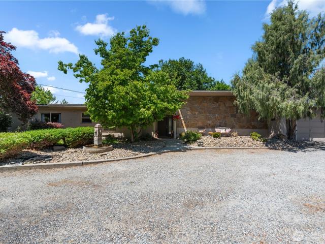 House for sale in East Wenatchee