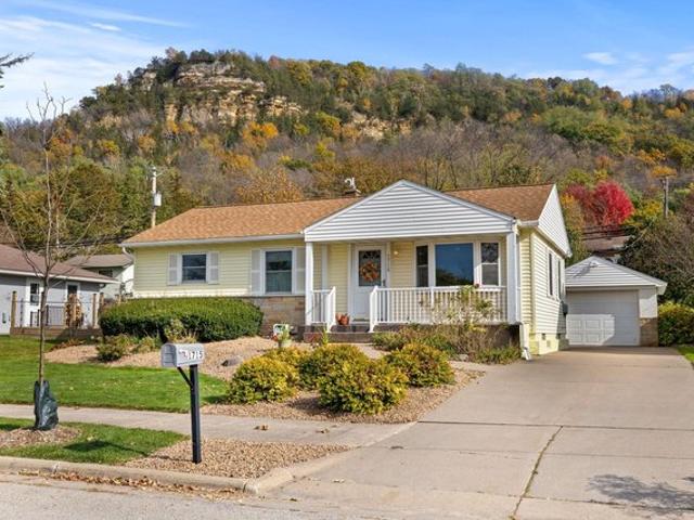 House for sale in Bluffside, La Crosse