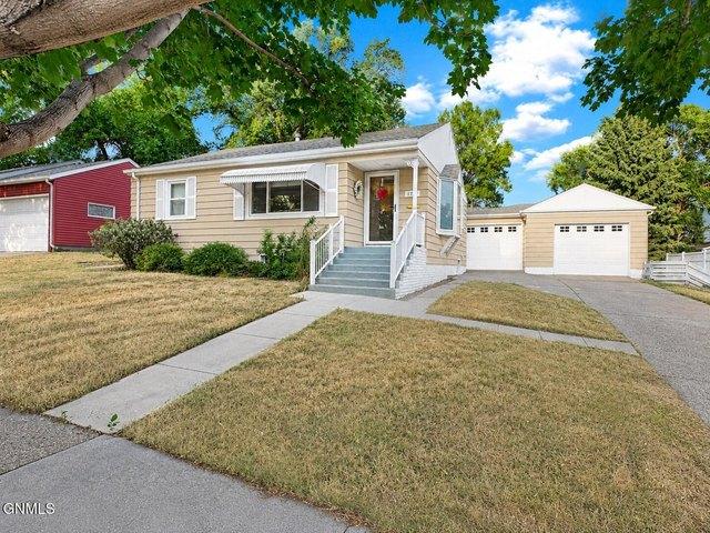 House for sale in Bismarck, North Dakota