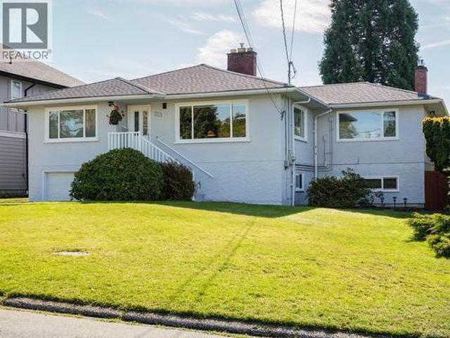 House for sale in Shelbourne, Saanich
