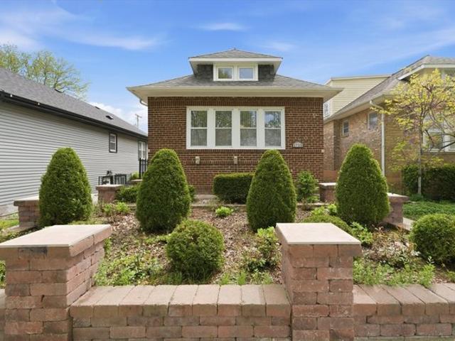 House for sale in Evanston, Illinois