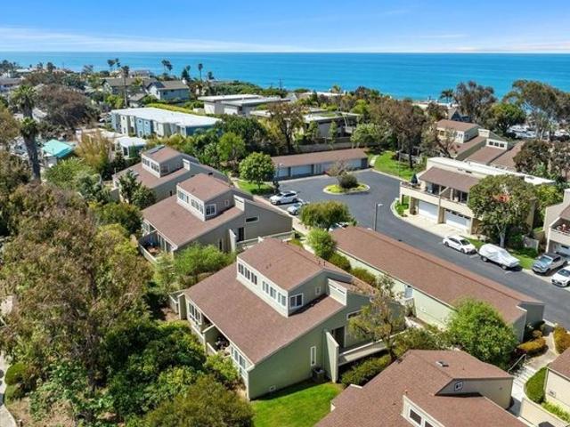 Townhouse for sale in Cardiff, California