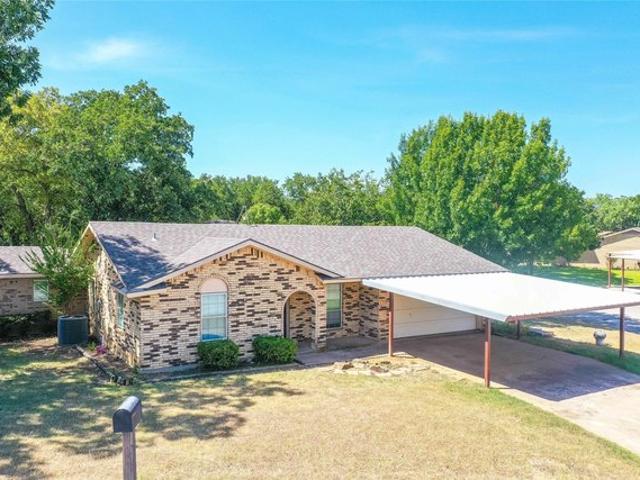 House for sale in Jacksboro, Texas