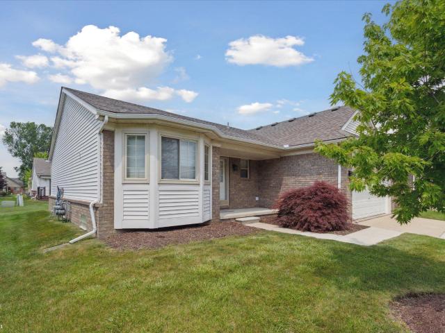 Condo for sale in Macomb
