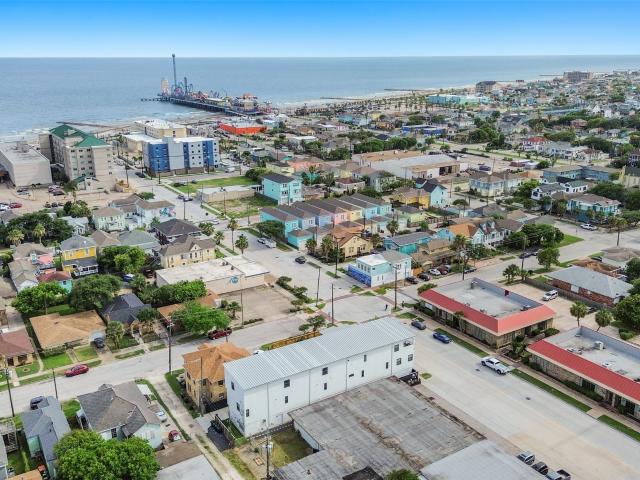 Townhouse for sale in Galveston, Texas