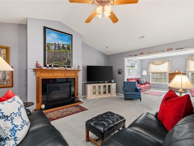 Condo for sale in Ashland, Ashland County