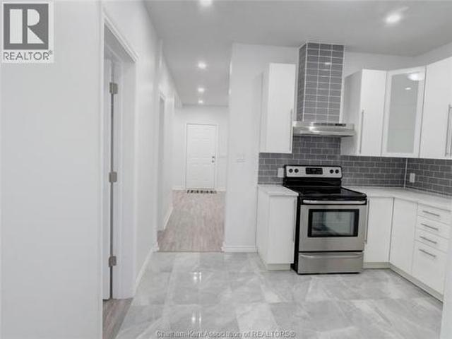 House for sale in Ford City, Windsor