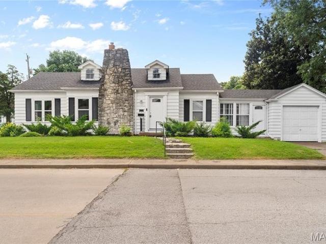 House for sale in Belleville, Illinois