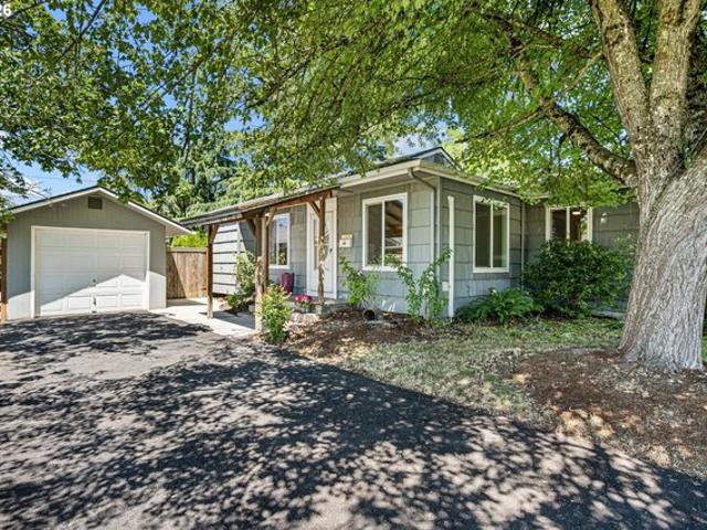 House for sale in Oregonia