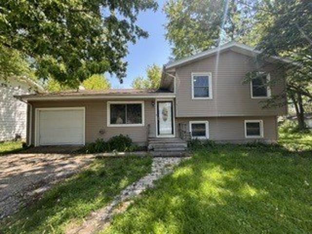 House for sale in Mchenry, Illinois