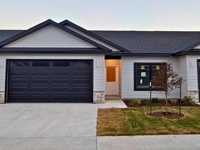 Townhouse for sale in Eldridge, Iowa