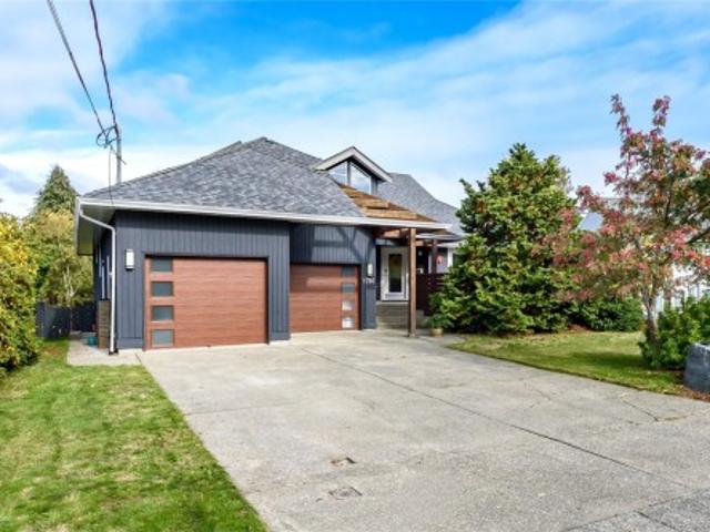 House for sale in Comox, British Columbia