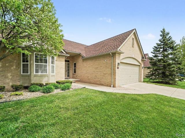Condo for sale in Clinton Township, Michigan