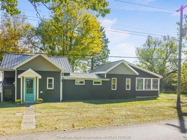 House for sale in Chatham–kent, Ontario