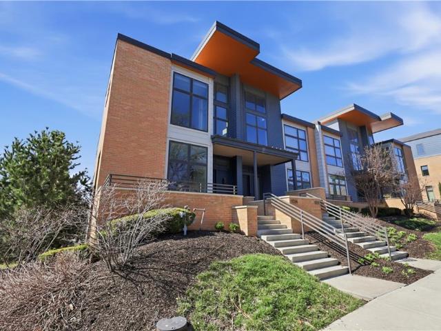 Townhouse for sale in Kansas City, Missouri