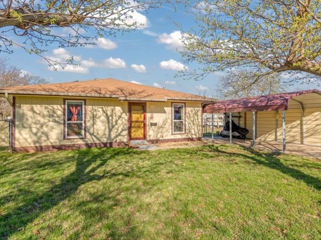 House for sale in Taylor, Texas