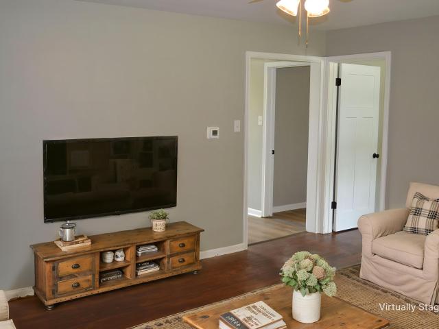 House for sale in Homecroft, Indiana