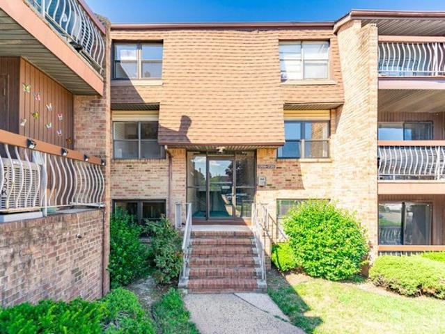 Condo for sale in Edison, New Jersey