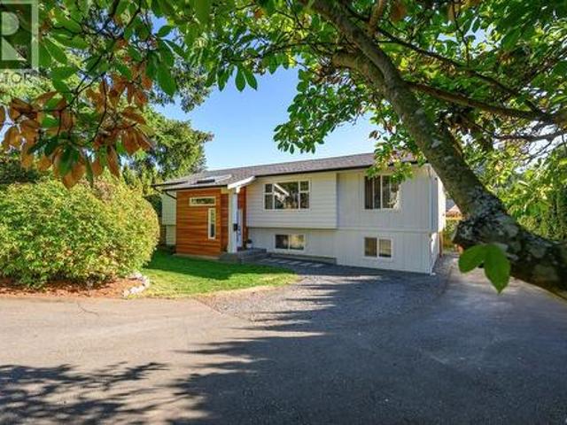 House for sale in Comox, British Columbia