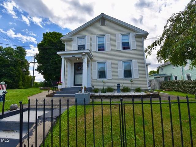 House for sale in Saratoga, New York