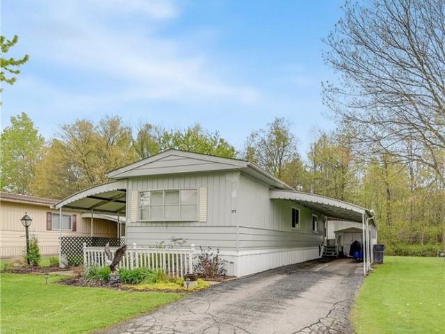 House for sale in Brookfield, Ohio