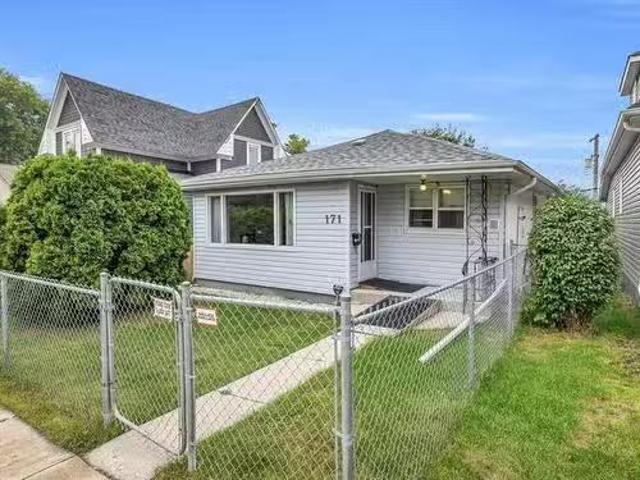 House for sale in East St. Paul, Manitoba