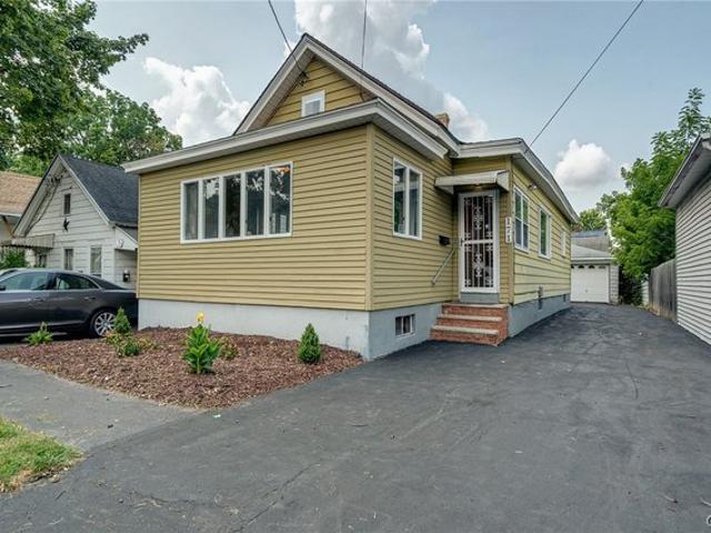 House for sale in Syracuse, New York