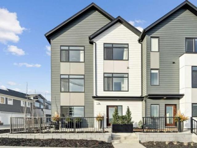 Townhouse for sale in Northwest, Alberta