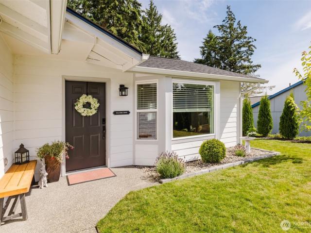 House for sale in Allyn, Washington