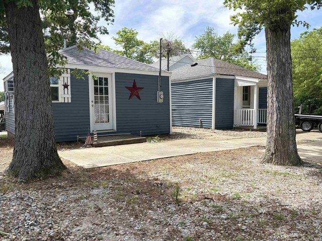 House for sale in Leesburg, Indiana