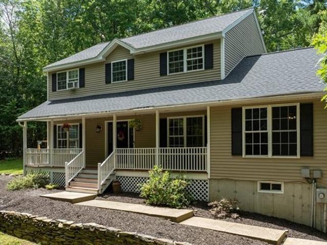 House for sale in New Braintree, Massachusetts