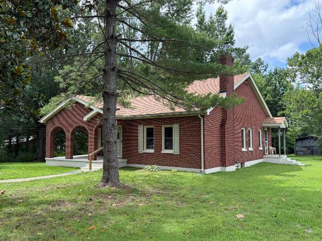 House for sale in Adolphus, Kentucky