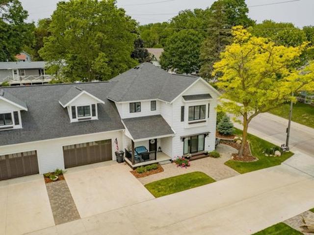 Townhouse for sale in Arnolds Park, Iowa