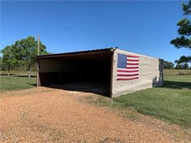 House for sale in Paige, Texas