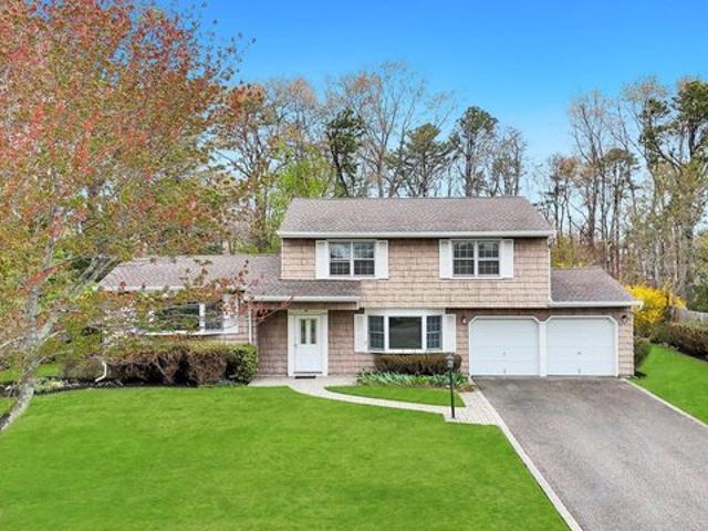 House for sale in Bohemia, New York