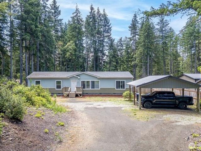 House for sale in Tahuya, Washington