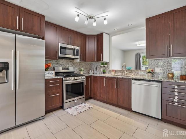 Condo for sale in Piscataway, New Jersey